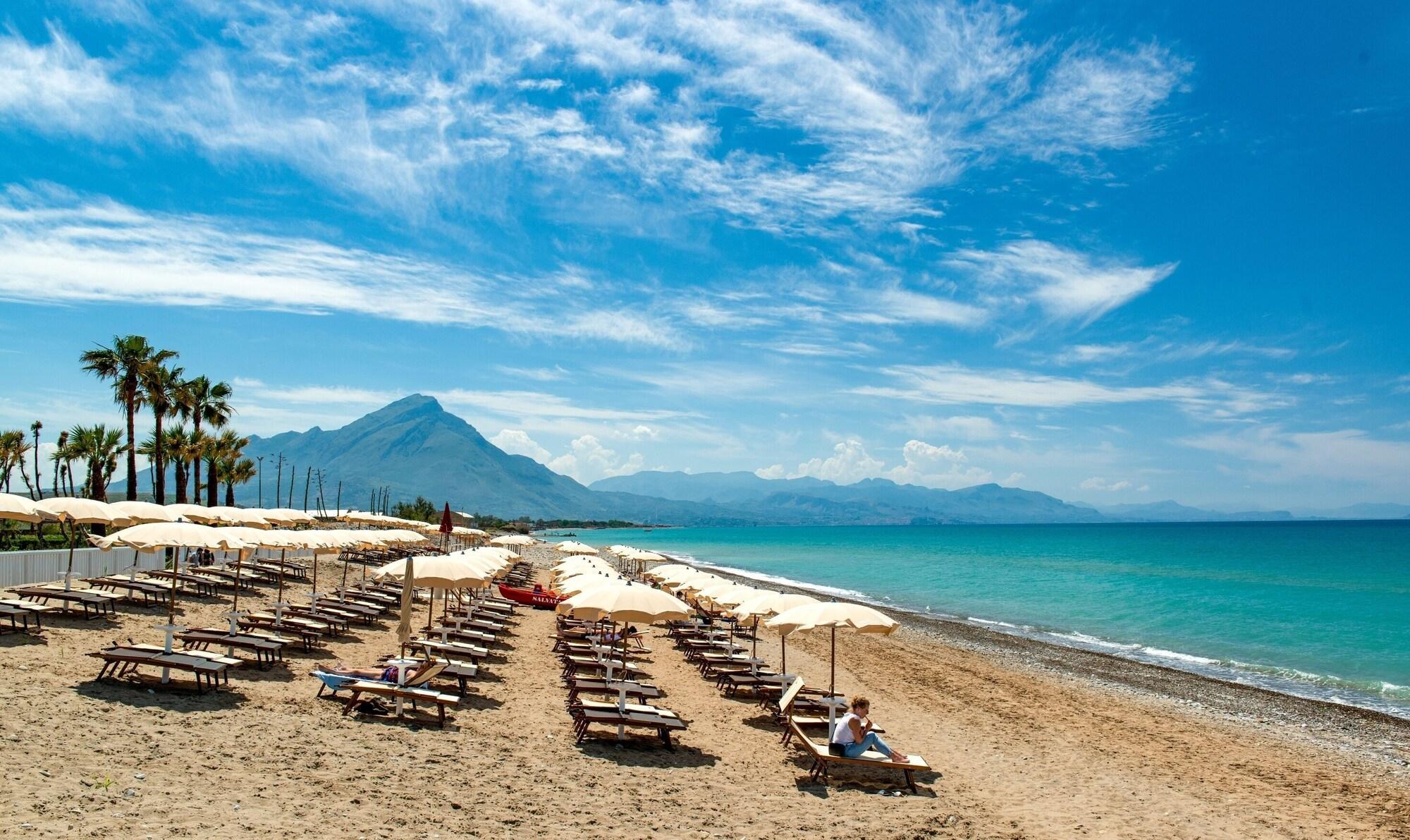 Mangia'S Himera Resort Campofelice Di Roccella Exterior photo