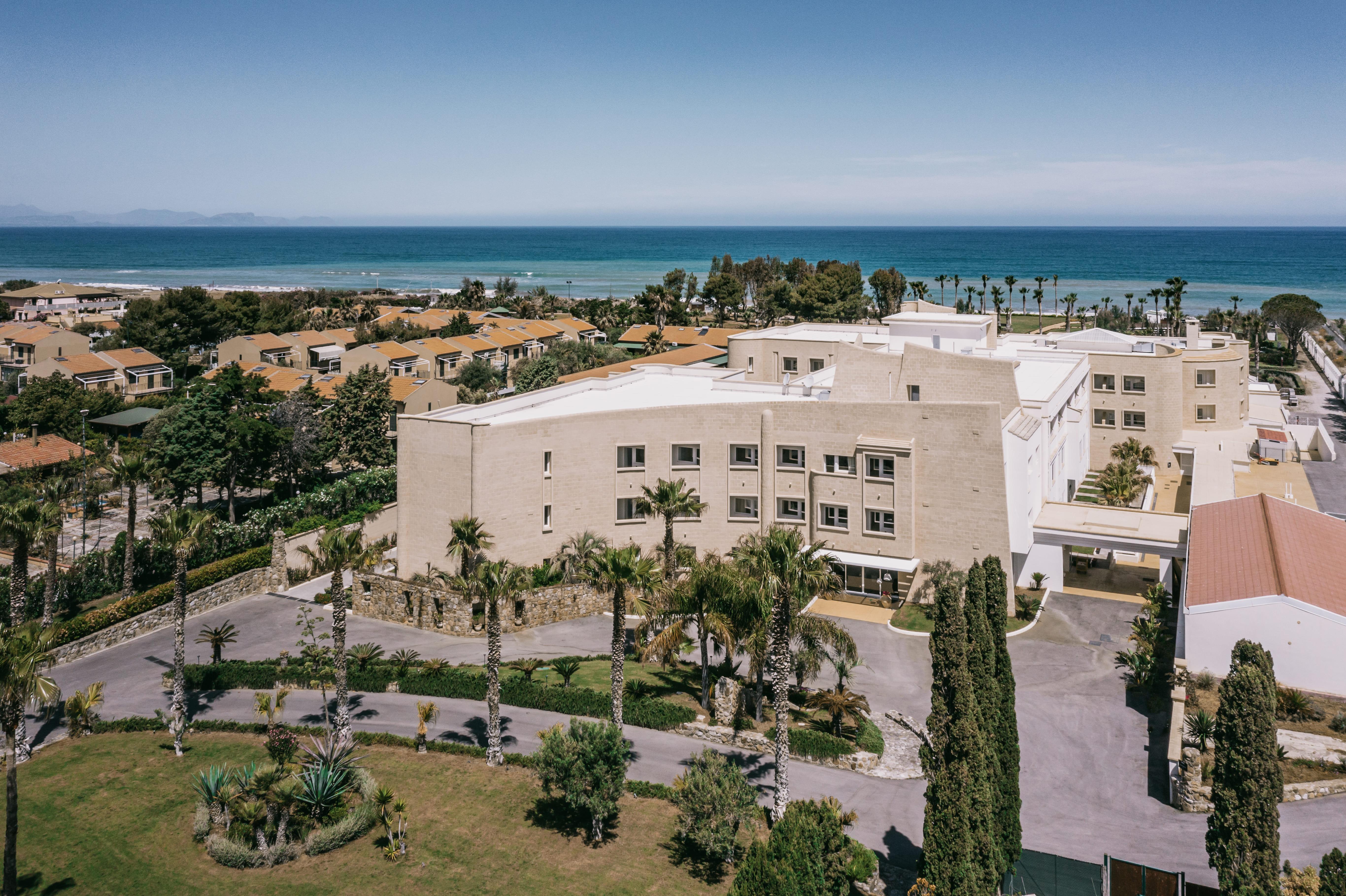 Mangia'S Himera Resort Campofelice Di Roccella Exterior photo