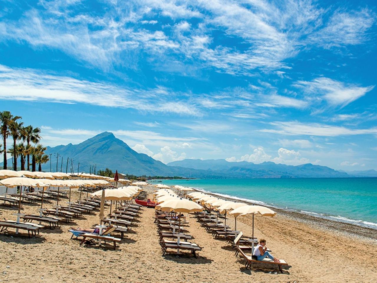 Mangia'S Himera Resort Campofelice Di Roccella Exterior photo